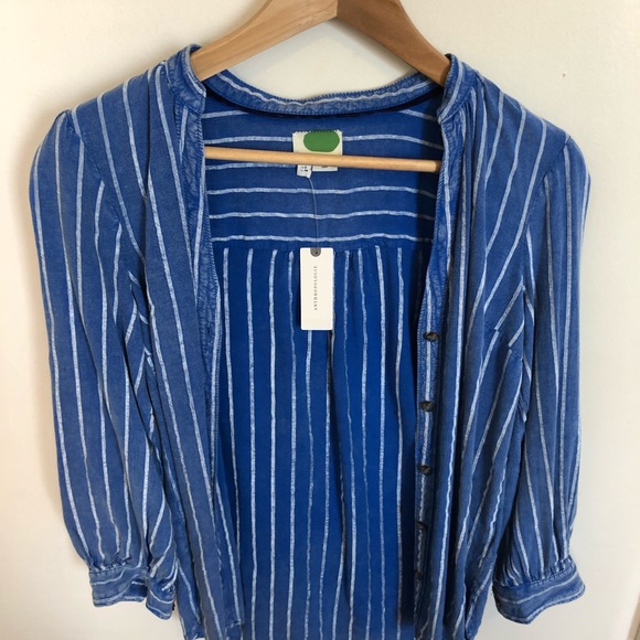 Button up top - Picture 2 of 5